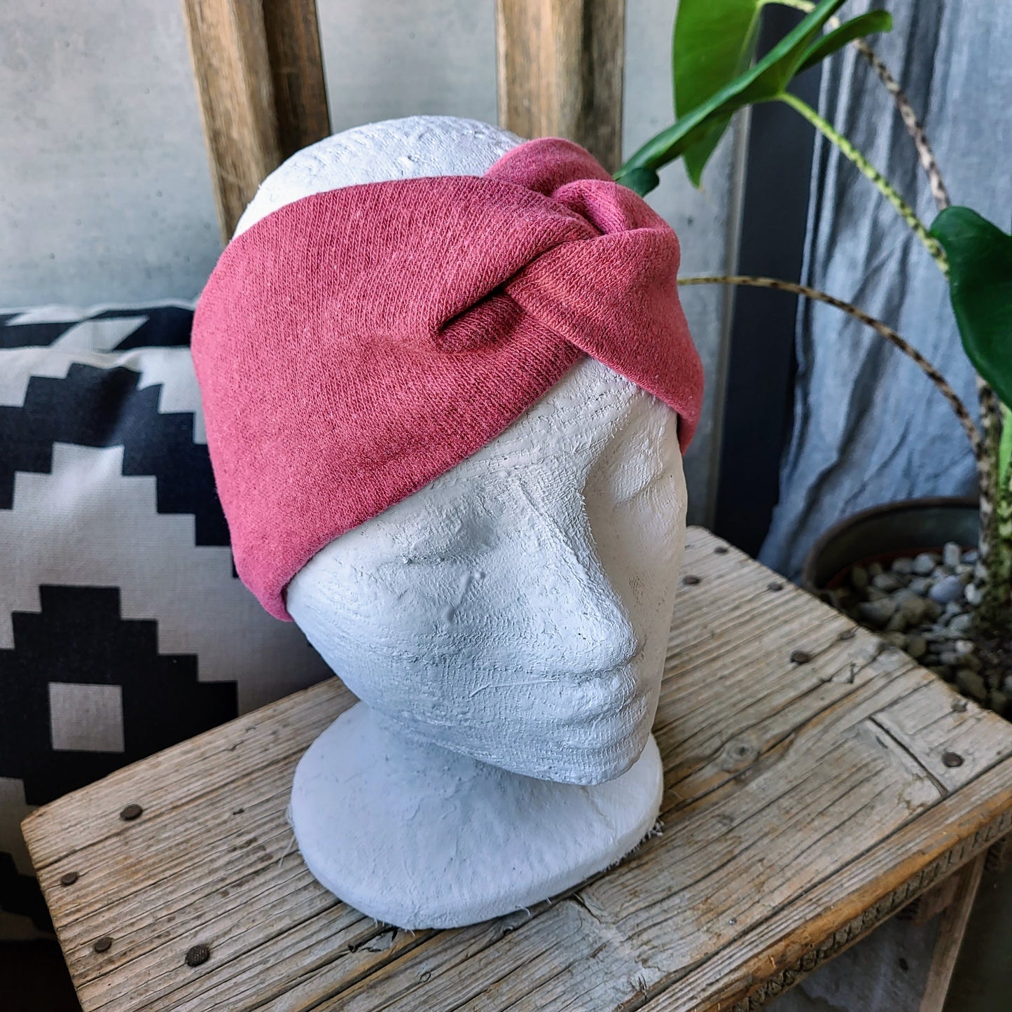 Strickstirnband Kreuz himbeer