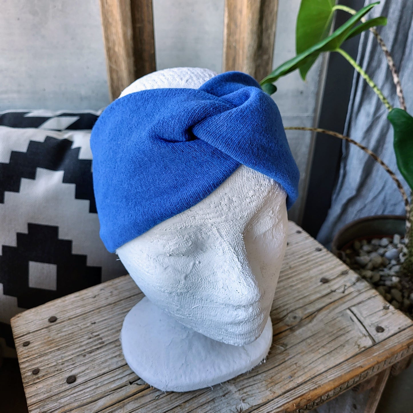 Strickstirnband Kreuz royalblau