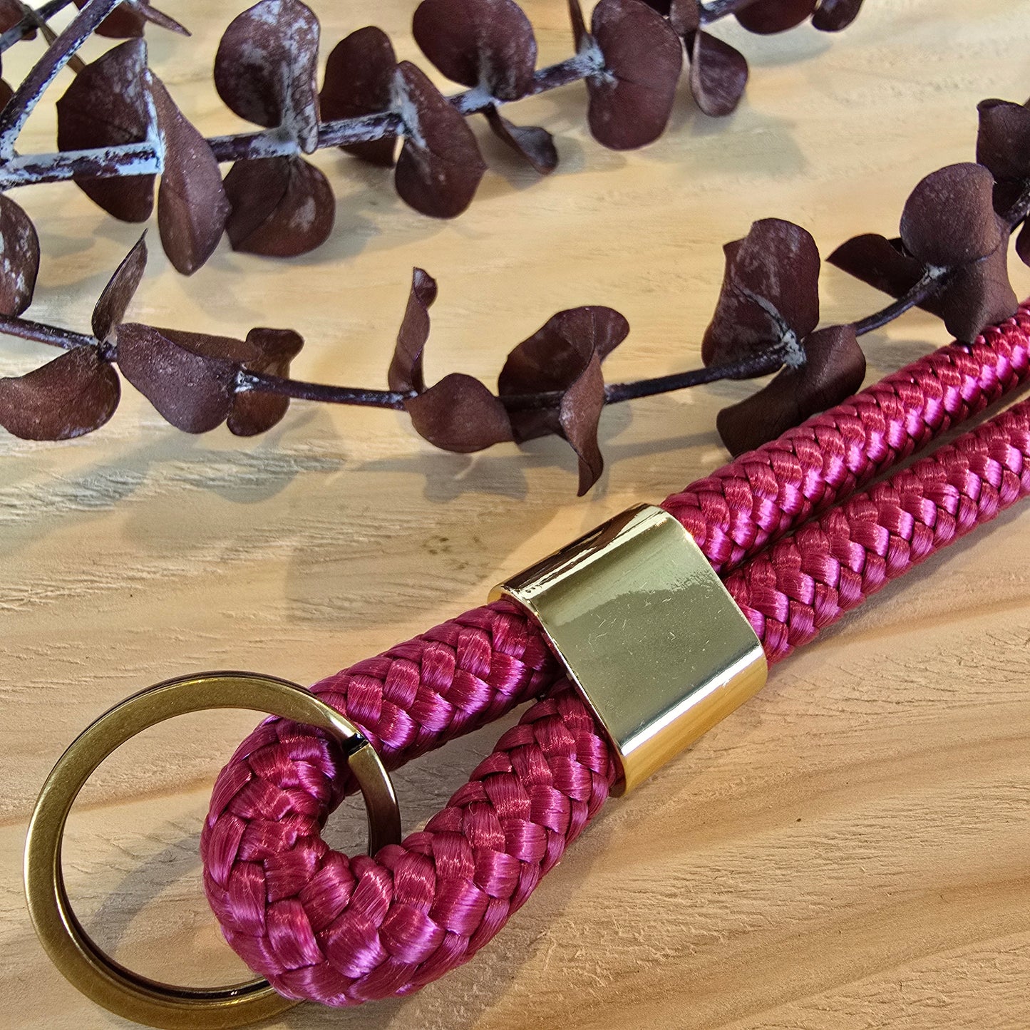 Schlüsselband lang beere