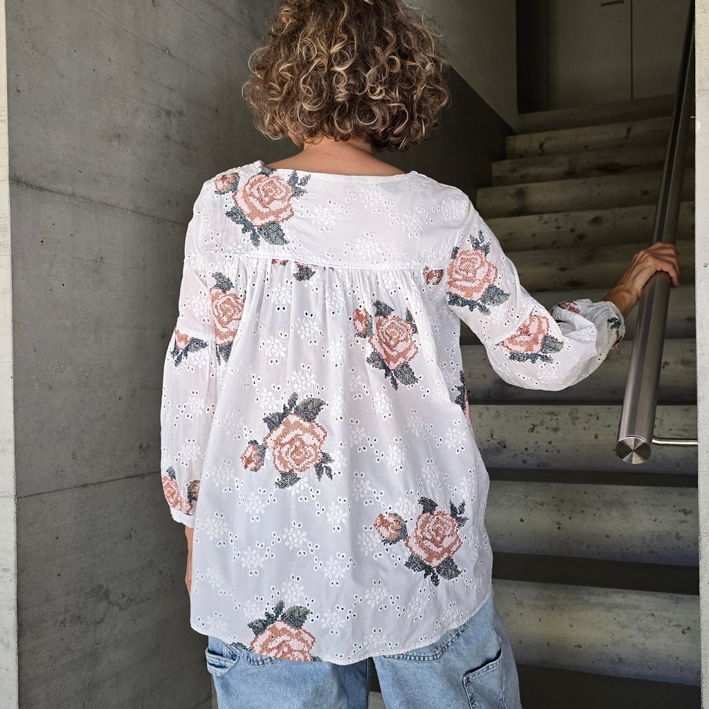 Bluse mit Stickerei