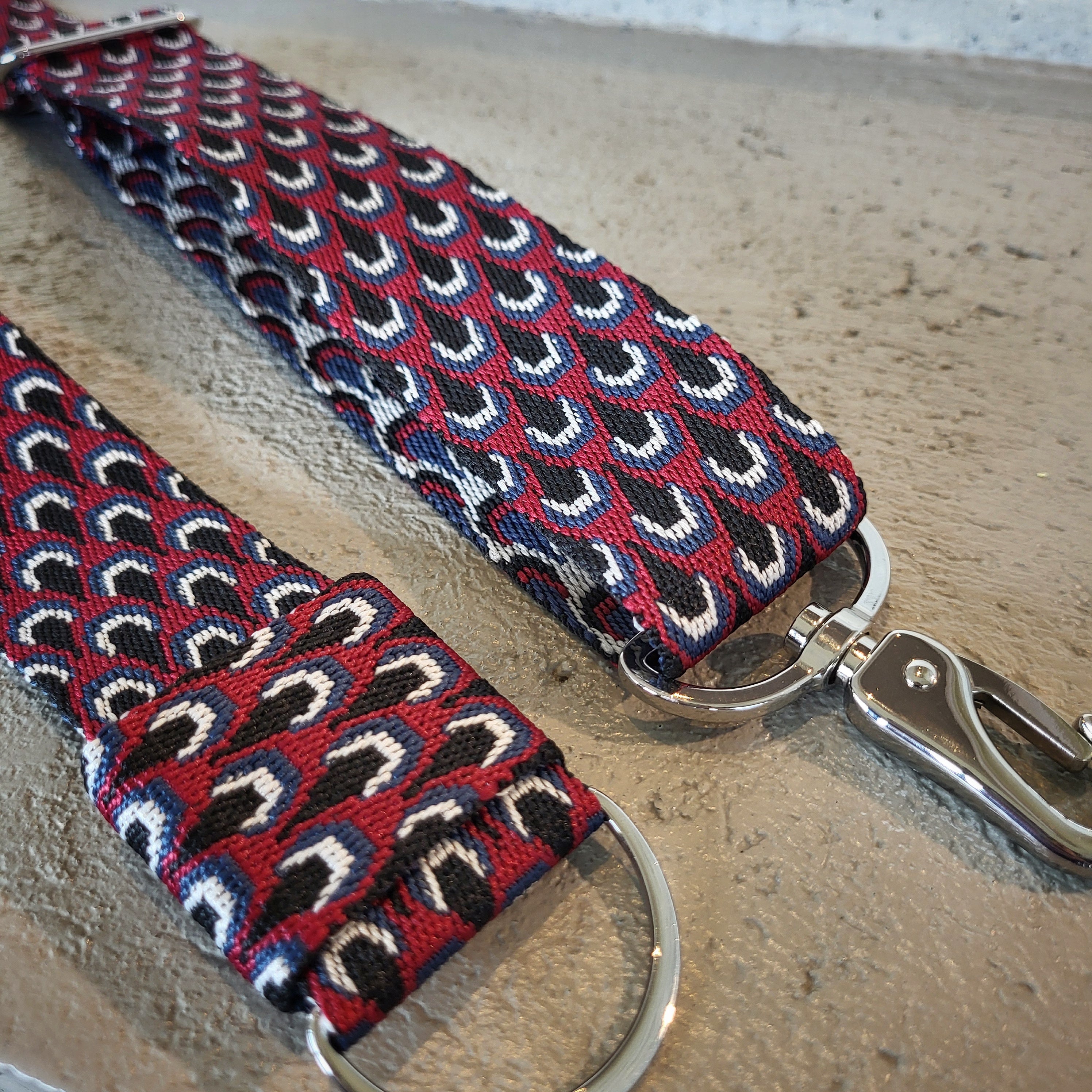 Gurt Tropfen weinrot