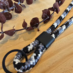 Schlüsselband lang schwarz camouflage