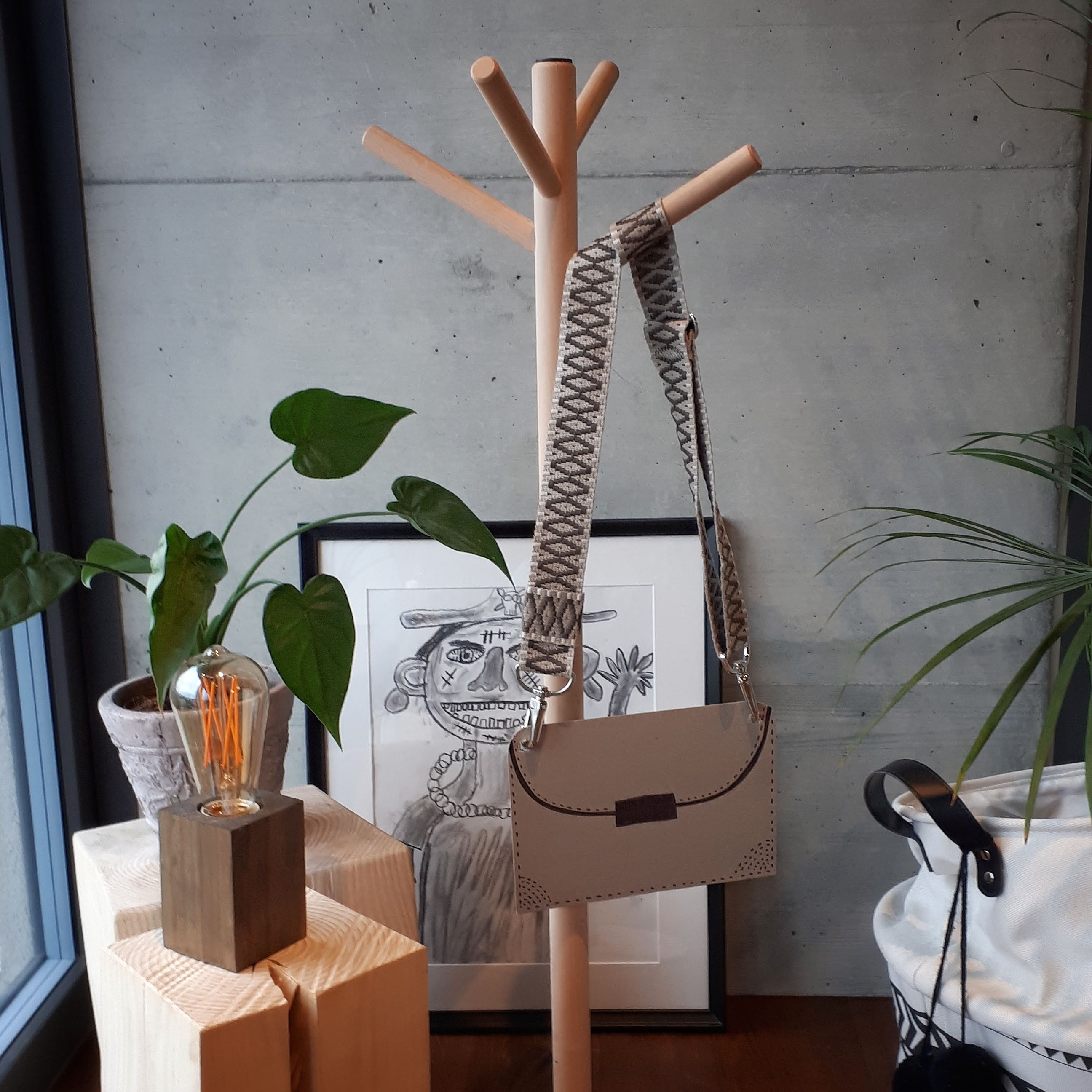 Taschengurt Raute taupe / beige /weiss