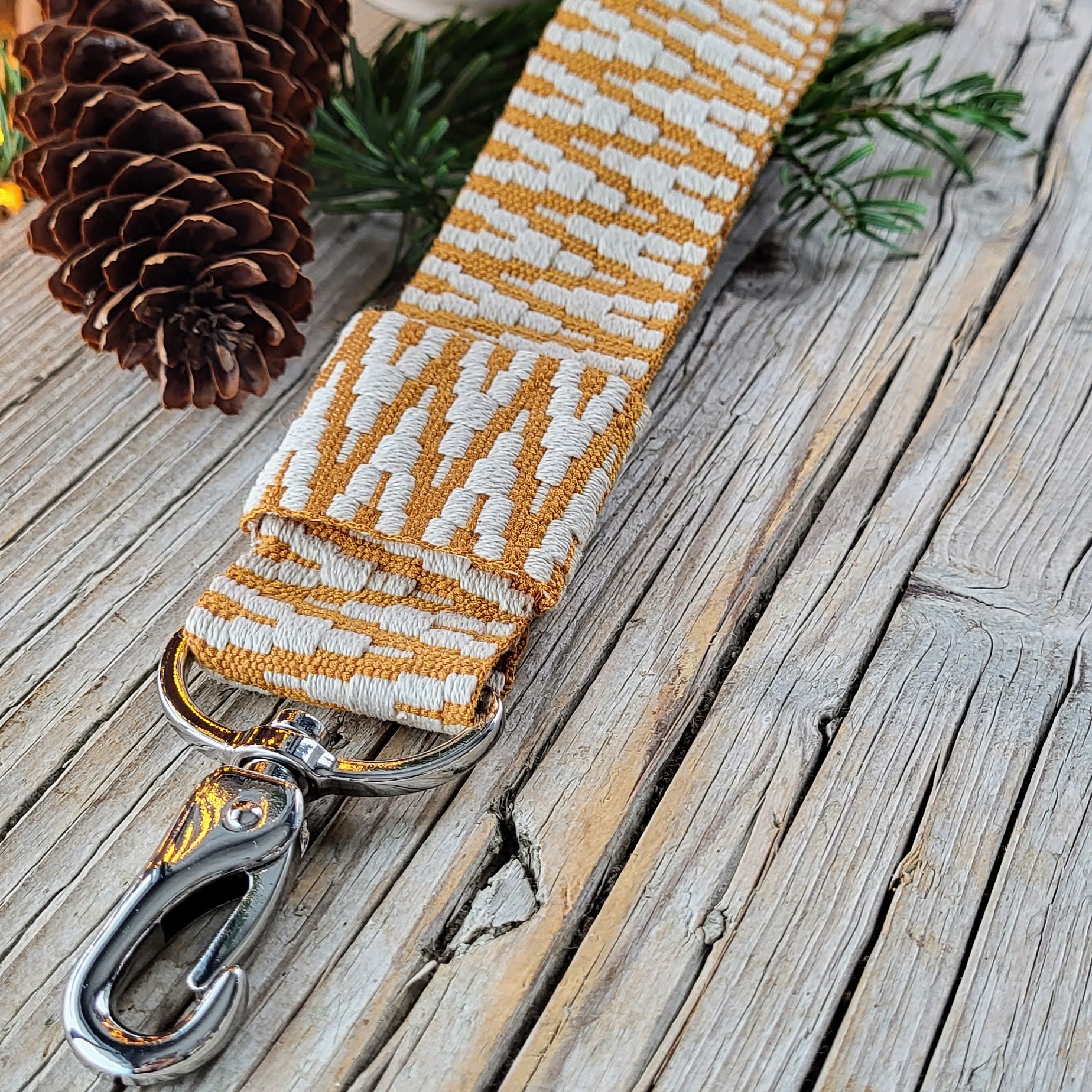 Schlüsselband Boho senf