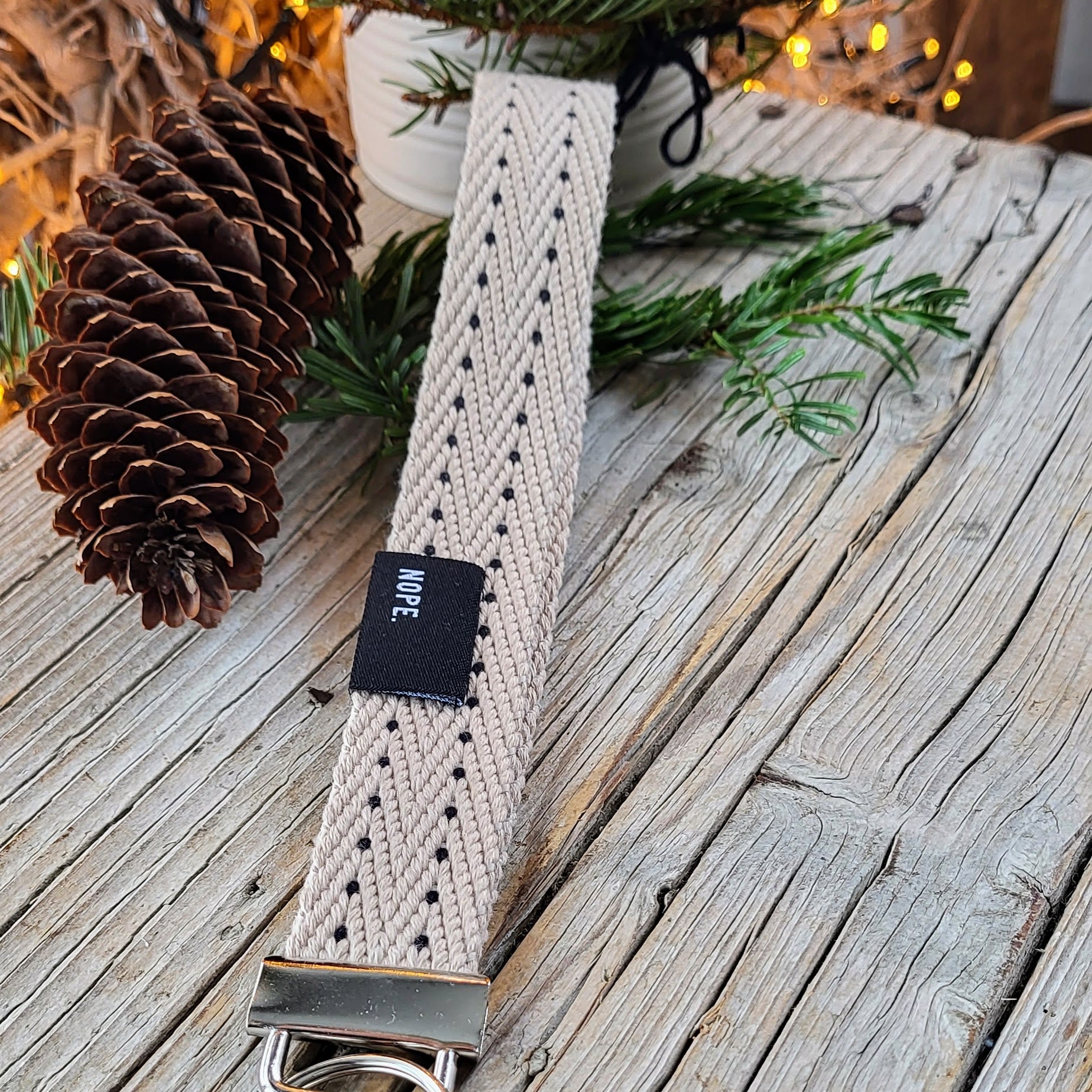 Schlüsselband beige / silber "Nope"